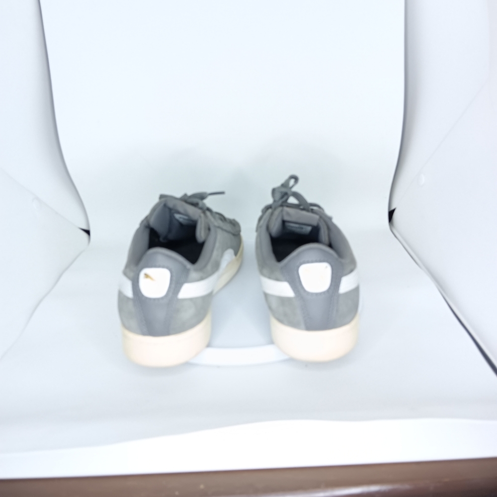 Puma - Picture 3 of 6